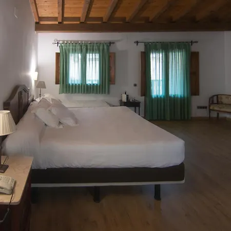 Hospedium Rural Abadia De Yuste 5* クアコス・デ・ユステ