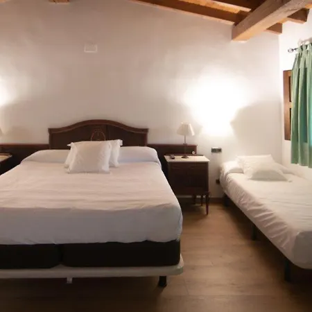 Hospedium Rural Abadia De Yuste クアコス・デ・ユステ