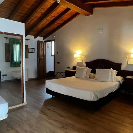 Hospedium Rural Abadia De Yuste ホテル