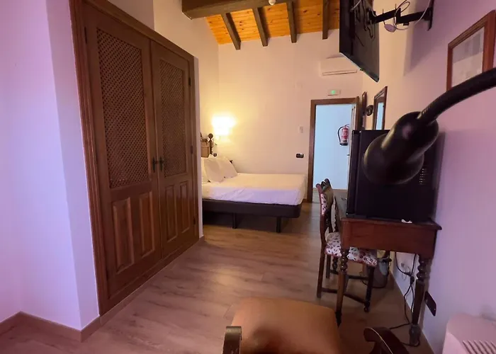 Hospedium Rural Abadia De Yuste Отель Куакос-де-Юсте